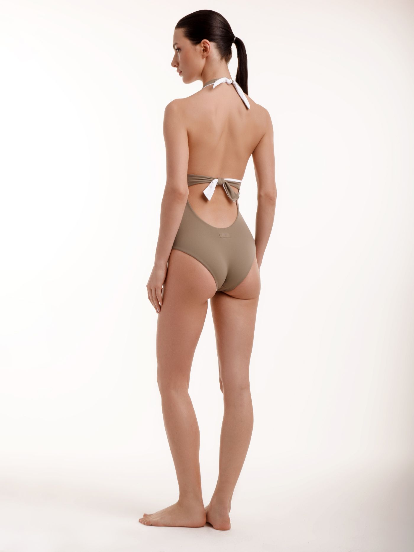 Купальник слитный с мягкой чашкой